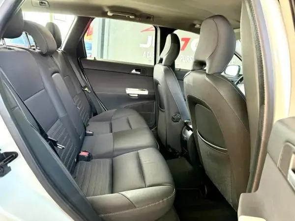 Volvo V50 2008 - 7990 EUR, 228855 km - AUTO.MOTO.pt - 228855km - foto 9 de 15