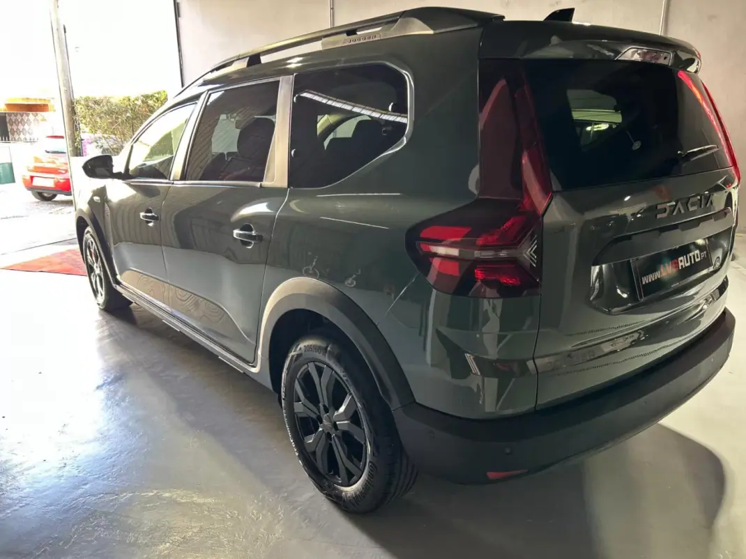 Dacia Jogger 2024 - 16750 EUR, 61518 km - 61518km - foto 3 de 45