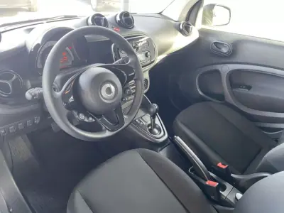 Smart Fortwo Cabrio 2021 - 11500 EUR, 25425 km - AUTO.MOTO.pt - 25425km - foto 7 de 11