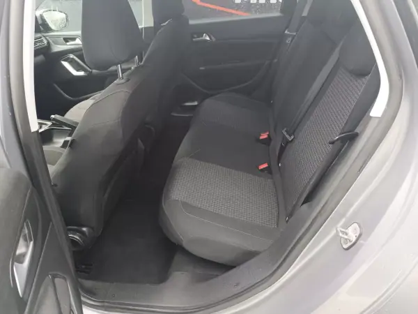 Peugeot 308 2020 - 10900 EUR, 168102 km - AUTO.MOTO.pt - 168102km - foto 22 de 28