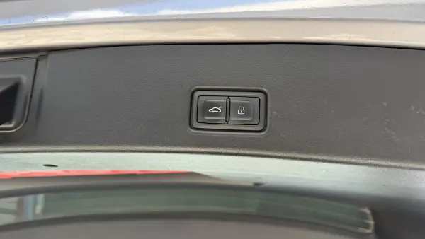 Audi Q4 Sportback e-tron 2023 - 39890 EUR, 75800 km - AUTO.MOTO.pt - 75800km - foto 26 de 31
