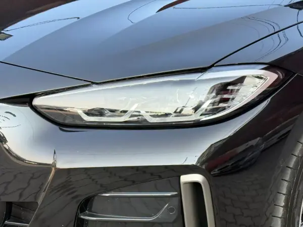 BMW i4 2022 - 46350 EUR, 79000 km - AUTO.MOTO.pt - 79000km - foto 10 de 21