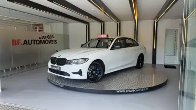 BMW 330 2019 - 22900 EUR, 111028 km - AUTO.MOTO.pt - 111028km - foto 2 de 54
