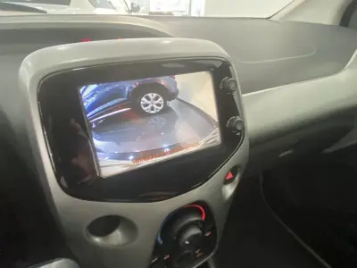 Toyota Aygo 2015 - 9850 EUR, 116267 km - AUTO.MOTO.pt - 116267km - foto 19 de 34