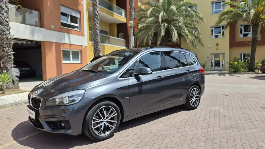 BMW 218 Gran Tourer 2016 - 18780 EUR, 120000 km - AUTO.MOTO.pt - 120000km - foto 1 de 12