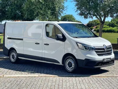 Renault 2022 - 21900 EUR, 128000 km - AUTO.MOTO.pt - 128000km - foto 4 de 33