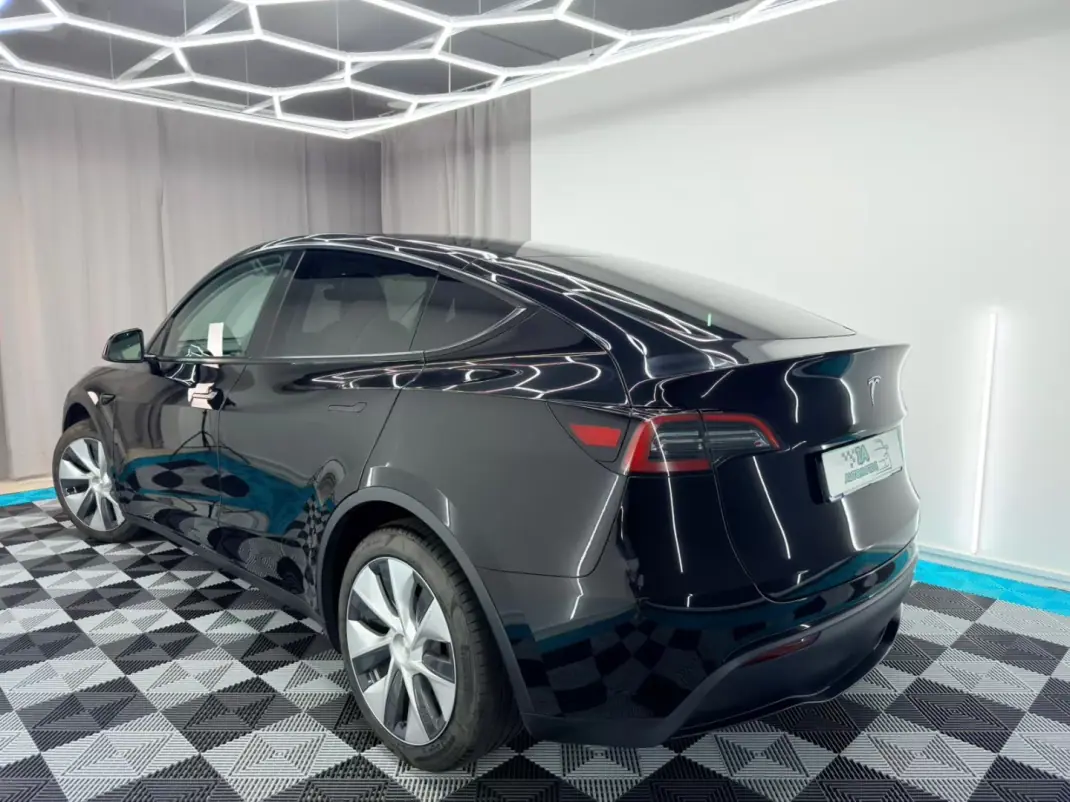 Tesla Model Y 2022 - 31000 EUR, 143000 km - 143000km - foto 5 de 25