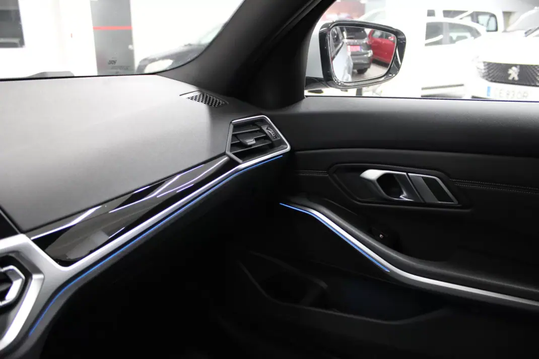 BMW 320 2021 - 27900 EUR, 108256 km - AUTO.MOTO.pt - 108256km - foto 19 de 24