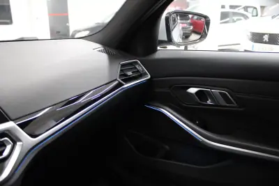 BMW 320 2021 - 27900 EUR, 108256 km - AUTO.MOTO.pt - 108256km - foto 19 de 24