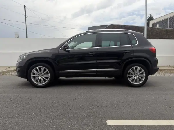 Volkswagen Tiguan 2011 - 13800 EUR, 147290 km - AUTO.MOTO.pt - 147290km - foto 4 de 26