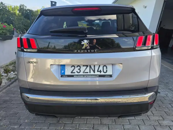 Peugeot 3008 2019 - 13900 EUR, 198000 km - AUTO.MOTO.pt - 198000km - foto 25 de 58