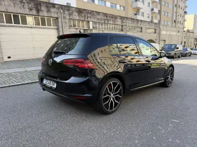 Volkswagen Golf 2016 - 13950 EUR, 258000 km - AUTO.MOTO.pt - 258000km - foto 4 de 15