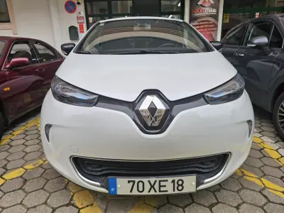 Renault Zoe 2019 - 7850 EUR, 130850 km - AUTO.MOTO.pt - 130850km - foto 2 de 22