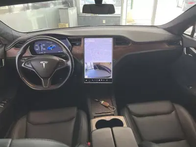 Tesla Model S 2020 - 46800 EUR, 44110 km - 44110km - foto 10 de 25
