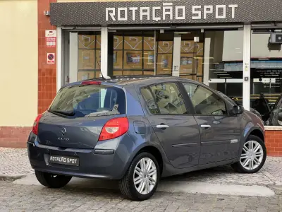 Renault Clio 2008 - 4990 EUR, 255000 km - AUTO.MOTO.pt - 255000km - foto 15 de 31