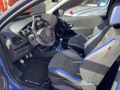 Renault Clio 2011 - 8750 EUR, 227156 km - AUTO.MOTO.pt - 227156km - foto 8 de 13