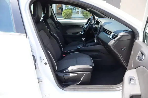 Renault Clio 2022 - 13500 EUR, 98688 km - AUTO.MOTO.pt - 98688km - foto 23 de 32