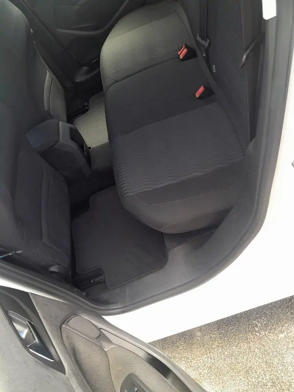 Peugeot 308 SW 2014 - 9000 EUR, 137000 km - AUTO.MOTO.pt - 137000km - foto 14 de 21