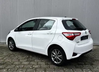 Toyota Yaris 2017 - 11990 EUR, 110000 km - AUTO.MOTO.pt - 110000km - foto 3 de 34