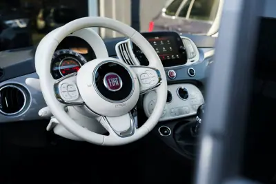Fiat 500 2020 - 9999 EUR, 89000 km - AUTO.MOTO.pt - 89000km - foto 12 de 28