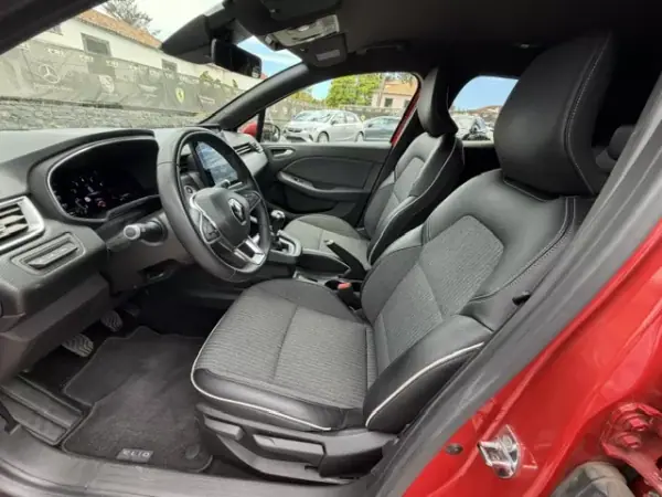 Renault Clio 2021 - 15900 EUR, 84992 km - AUTO.MOTO.pt - 84992km - foto 10 de 12
