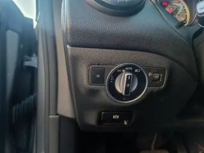 Mercedes-Benz CLA 200 2013 - 16900 EUR, 165407 km - AUTO.MOTO.pt - 165407km - foto 17 de 23