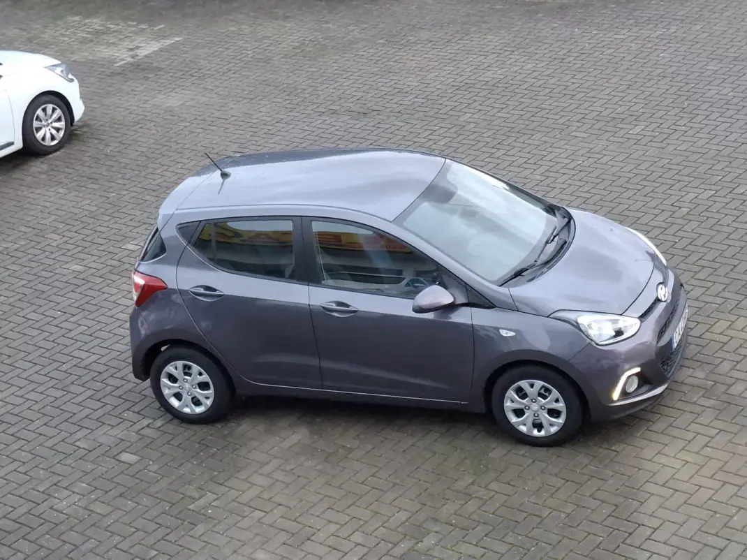 Hyundai i10 2016 - 8750 EUR, 92642 km - AUTO.MOTO.pt - 92642km - foto 24 de 24