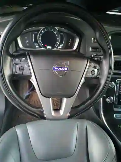 Volvo V60 2013 — foto 6 de 13