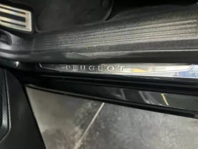 Peugeot 508 2021 - 24000 EUR, 72000 km - AUTO.MOTO.pt - 72000km - foto 25 de 29