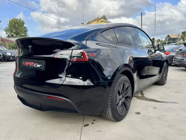 Tesla Model Y 2024 - 37999 EUR, 35000 km - AUTO.MOTO.pt - 35000km - foto 13 de 22