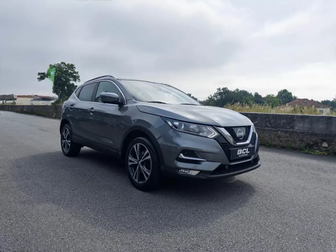 Nissan Qashqai 2018 - 18990 EUR, 123000 km - AUTO.MOTO.pt - 123000km - foto 1 de 40
