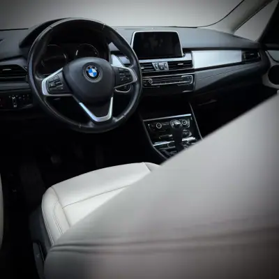 BMW 216 Gran Tourer 2019 - 15900 EUR, 177000 km - AUTO.MOTO.pt - 177000km - foto 9 de 15