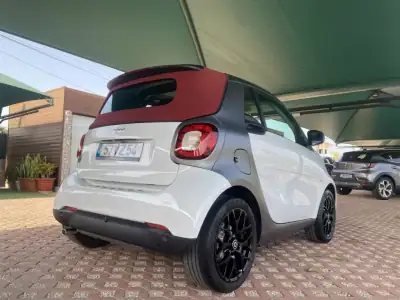 Smart Fortwo Cabrio 2019 - 17900 EUR, 40794 km - AUTO.MOTO.pt - 40794km - foto 8 de 24