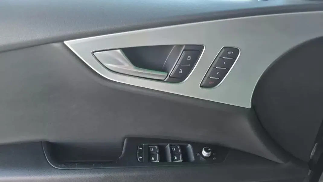 Audi A7 Sportback 2013 - 19800 EUR, 232000 km - AUTO.MOTO.pt - 232000km - foto 13 de 20