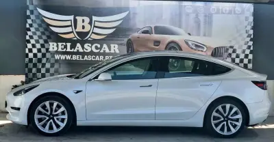 Tesla Model 3 2019 - 20900 EUR, 107000 km - AUTO.MOTO.pt - 107000km - foto 3 de 13