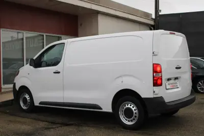 Citroën Jumpy 2016 - 13990 EUR, 148000 km - AUTO.MOTO.pt - 148000km - foto 9 de 22