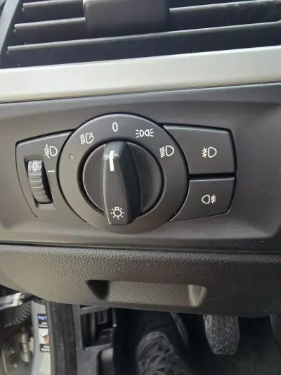 BMW 320 2007 — foto 6 de 10