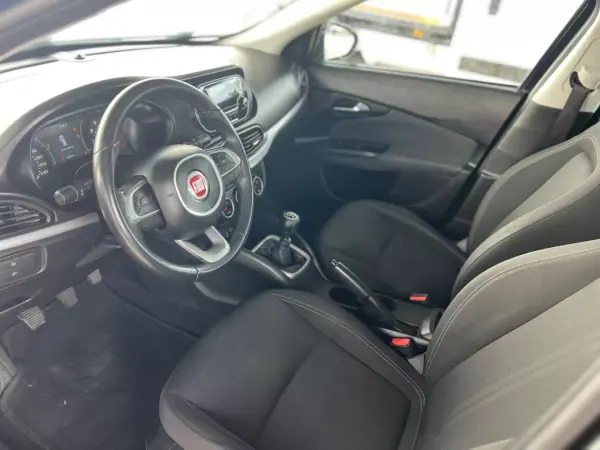Fiat Tipo Station Wagon 2018 - 7850 EUR, 200000 km - AUTO.MOTO.pt - 200000km - foto 12 de 12