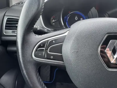 Renault Mégane 2016 - 13990 EUR, 178000 km - AUTO.MOTO.pt - 178000km - foto 14 de 32