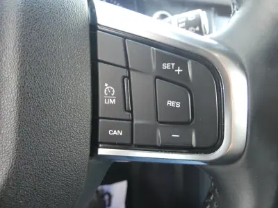 Land Rover Discovery Sport 2016 - 18750 EUR, 220000 km - AUTO.MOTO.pt - 220000km - foto 24 de 30