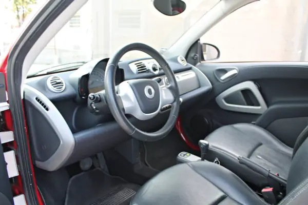 Smart Fortwo Cabrio 2014 - 8450 EUR, 58490 km - AUTO.MOTO.pt - 58490km - foto 11 de 18