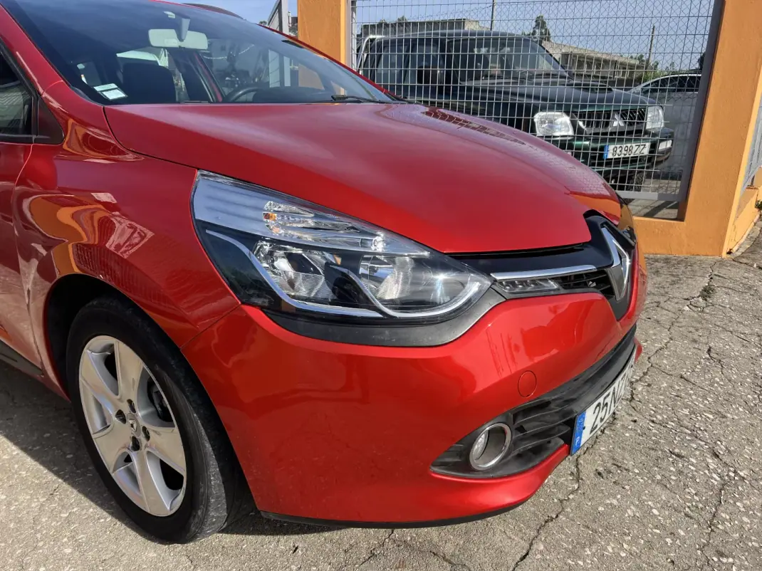 Renault Clio Sport Tourer 2013 - 6950 EUR, 167808 km - AUTO.MOTO.pt - 167808km - foto 9 de 12