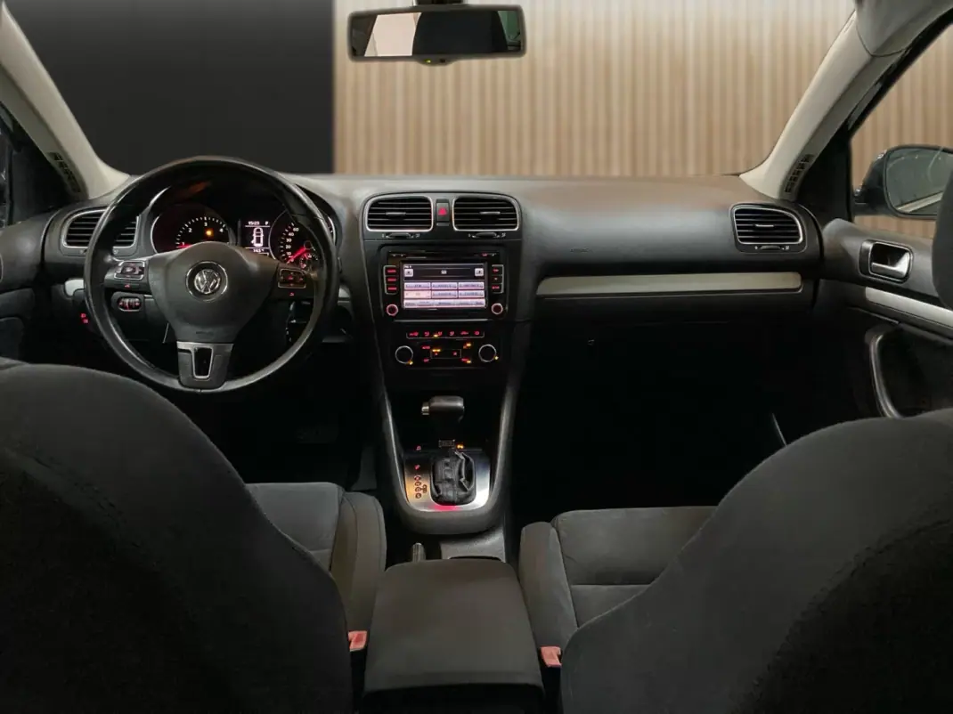 Volkswagen Golf Variant 2008 - 7950 EUR, 267609 km - AUTO.MOTO.pt - 267609km - foto 8 de 20