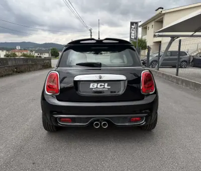 MINI 3 Portas 2016 - 17990 EUR, 130000 km - AUTO.MOTO.pt - 130000km - foto 6 de 30