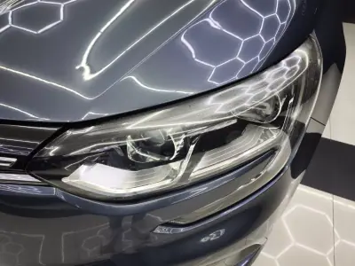 Renault Mégane Sport Tourer 2018 - 14450 EUR, 246155 km - AUTO.MOTO.pt - 246155km - foto 12 de 37