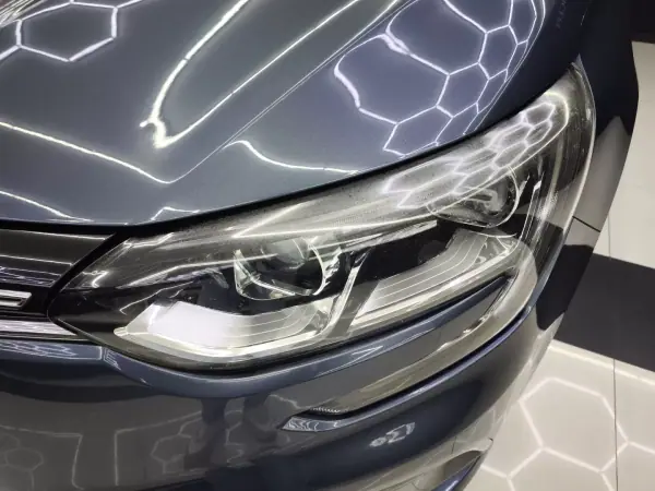 Renault Mégane Sport Tourer 2018 - 14450 EUR, 246155 km - AUTO.MOTO.pt - 246155km - foto 12 de 37