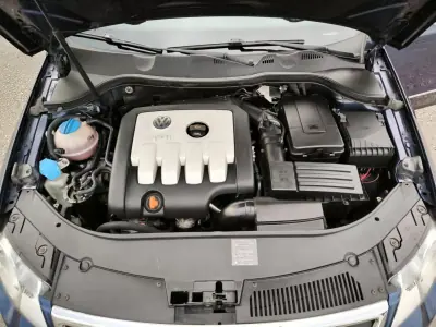 Volkswagen Passat Variant 2006 - 4950 EUR, 196789 km - AUTO.MOTO.pt - 196789km - foto 47 de 50