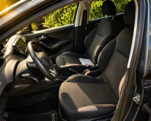 Peugeot 208 1.2 PURE TECH STYLE 2014 Gasolina