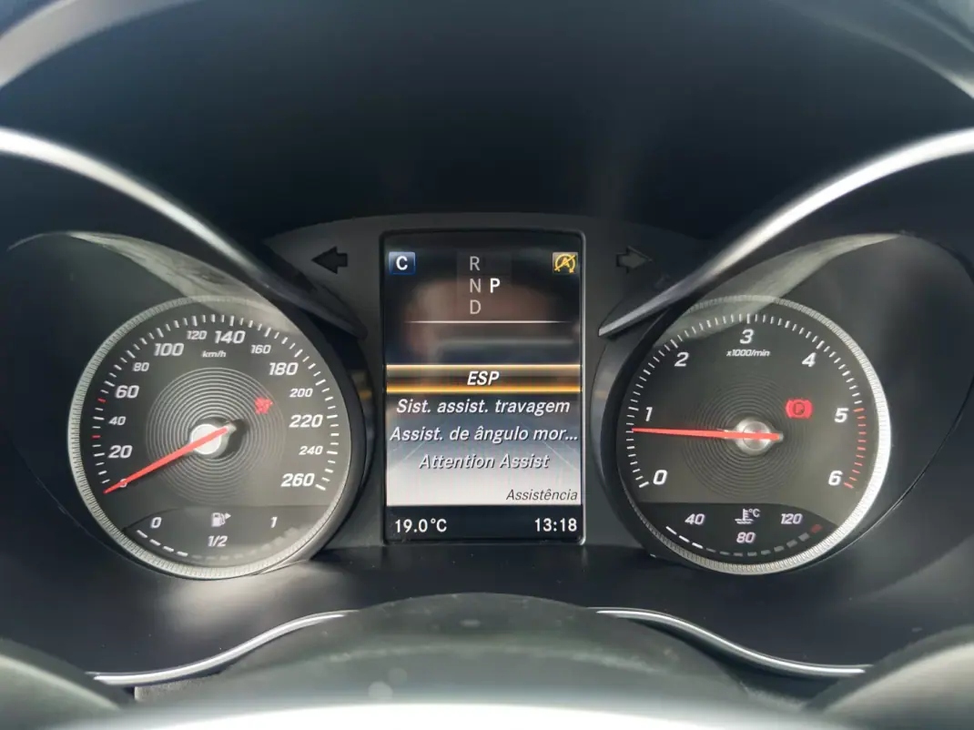 Mercedes-Benz C 200 2017 - 23990 EUR, 147000 km - AUTO.MOTO.pt - 147000km - foto 21 de 50