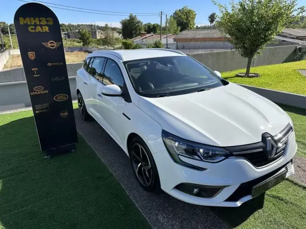Renault Mégane Sport Tourer 2017 - 9900 EUR, 190000 km - AUTO.MOTO.pt - 190000km - foto 4 de 60